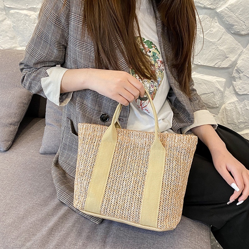 2023 New Fashion Women Handmade Woven Tote Handbags Weaving Wholesale Fashion Female Grass Straw Beach Bags