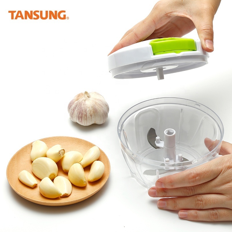 Wholesale Multi-purpose Food Grade Vegetable Salad Onion Hand Held Crank Chop Food Chopper