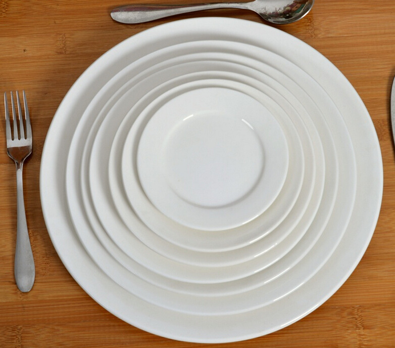 Haonai wholesale white and round dinner plate ceramic flat plate porcelain serving plate sets dinnerware tableware