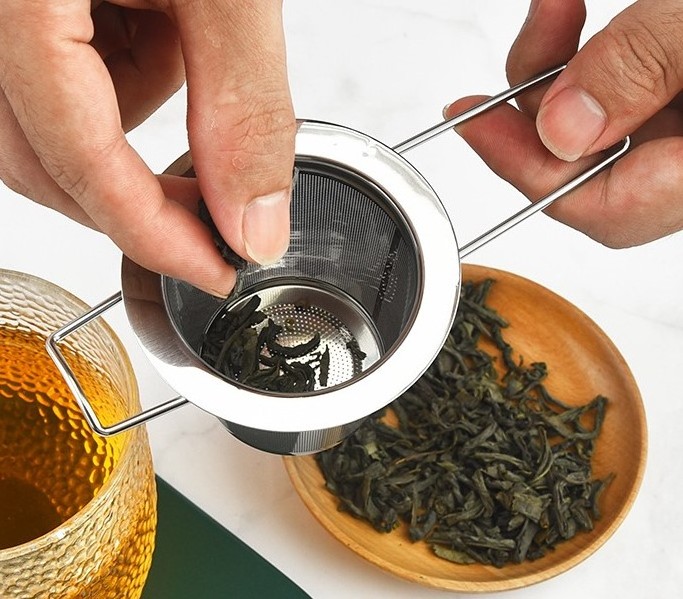 Stainless Steel Fine Mesh Tea Infuser With Folding Handle and Lid