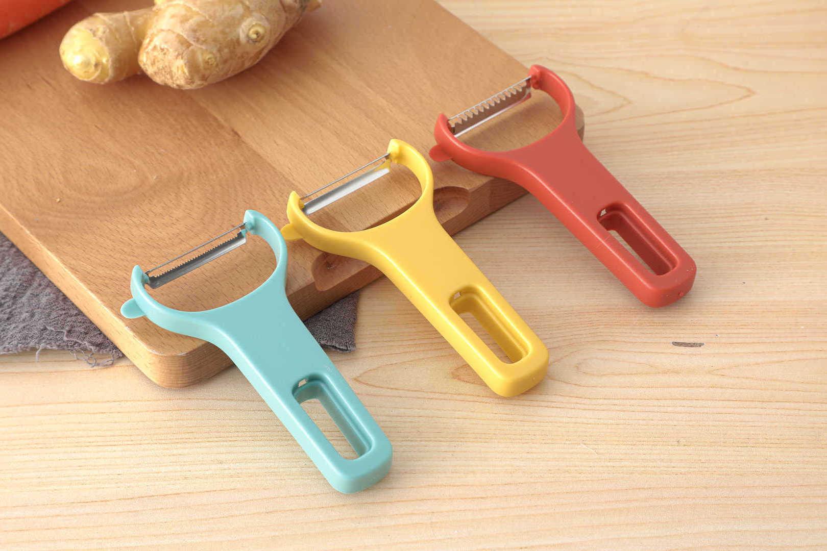 Kitchen Hand Multifunctional Manual Stainless Steel Peeler Set of 3  Vegetable Slicer Grater Fruit Peeler Potato Carrot Peeler