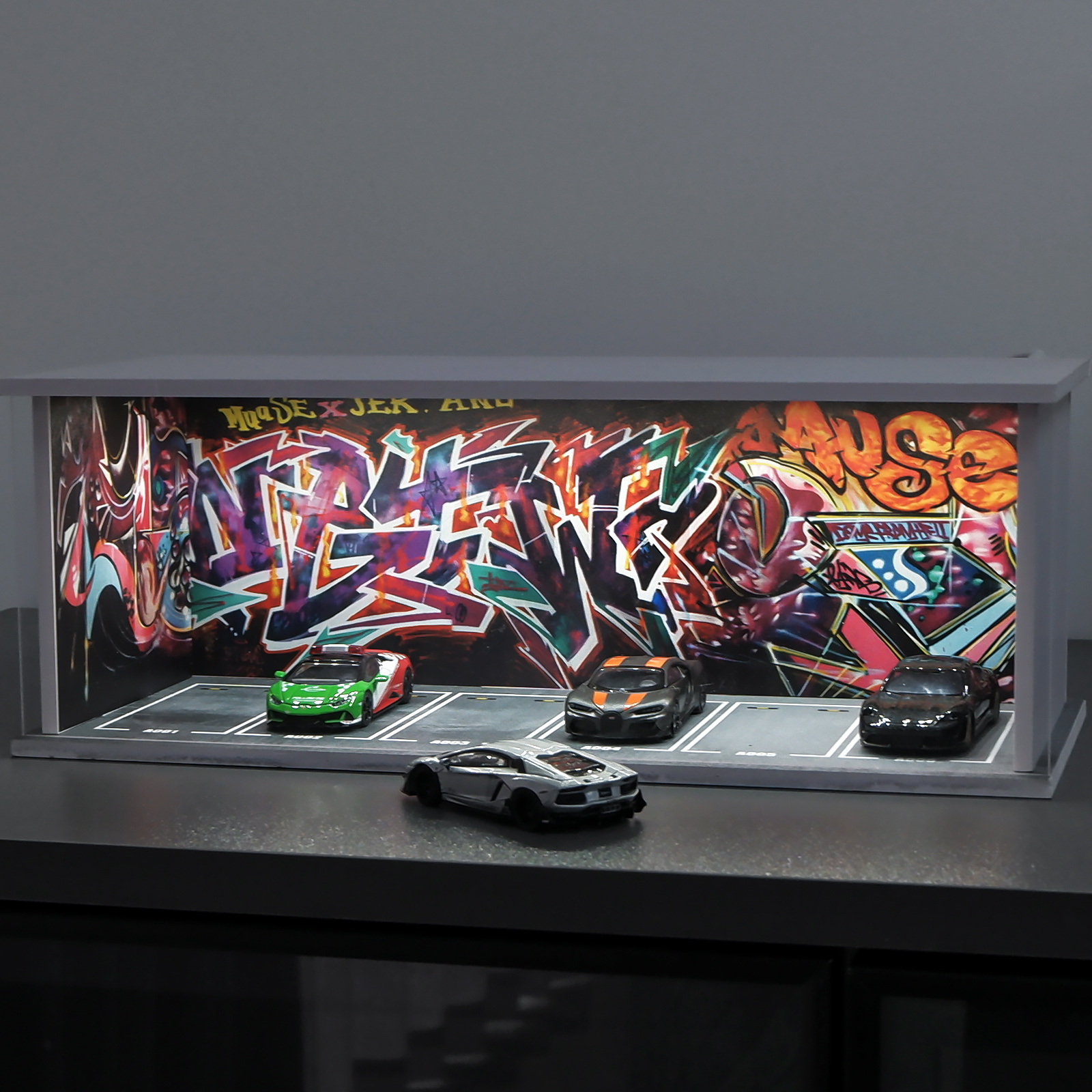 kivcmds 1:64 Car Model Display Case with Lights for Hot Wheels,Matchbox Cars-Graffiti Scenes Parking lot