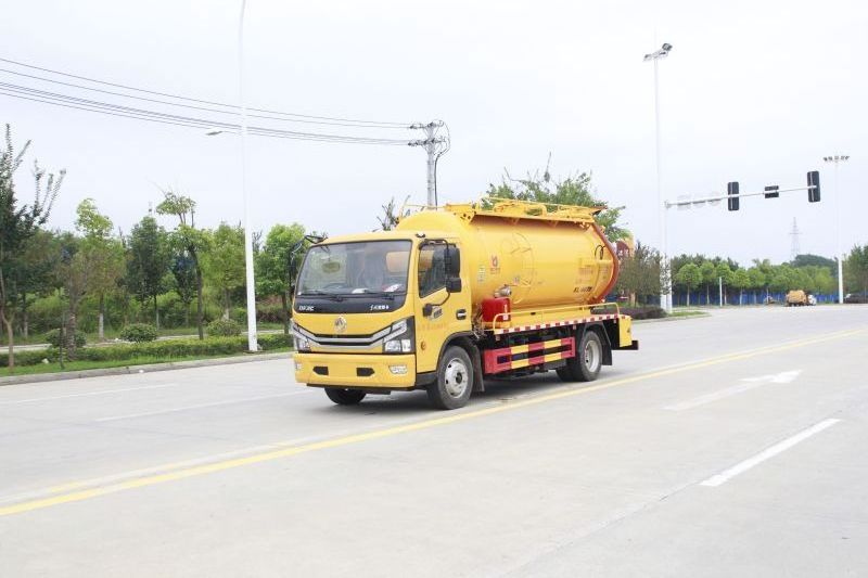 Factory Price 3000l 5000l 6000l Vacuum Suction Machine Truck Septic Tank Truck Sewage Suction Cleaning Truck For Dongfeng Isuzu