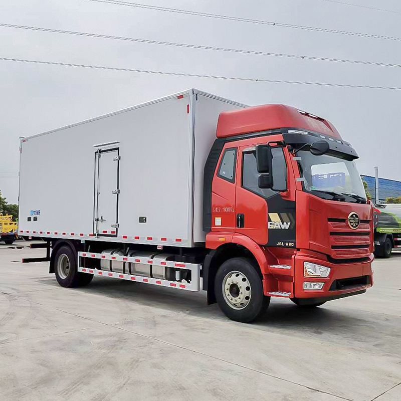 Strength manufacturers FAW 15 Tons heavy duty refrigerator truck, transport live fish hook refrigerator truck