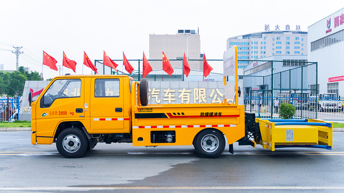 New Design Collision Prevention Truck Mounted With Anti-Collision Buffer Attenuator And Guide