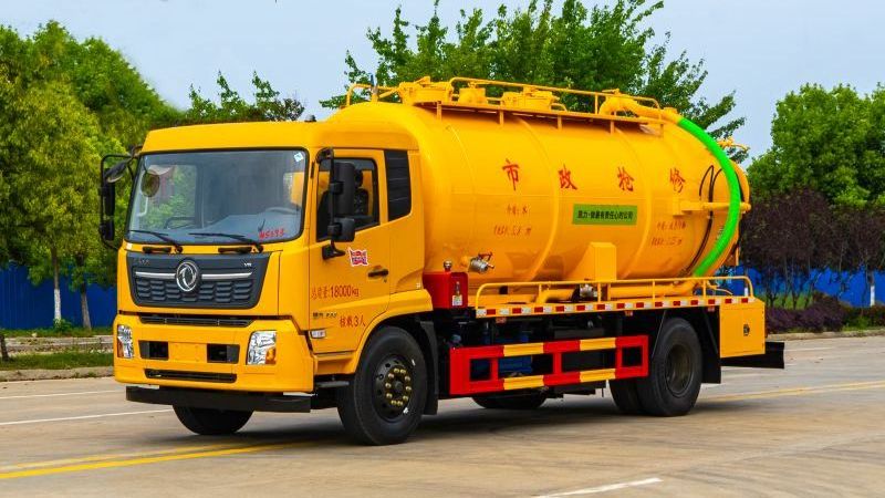 Factory Price 3000l 5000l 6000l Vacuum Suction Machine Truck Septic Tank Truck Sewage Suction Cleaning Truck For Dongfeng Isuzu