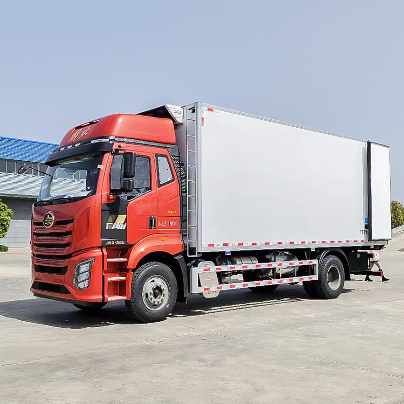 FAM 6X4 15TON refrigerated truck for vegetable transport live fish hooks refrigerated truck