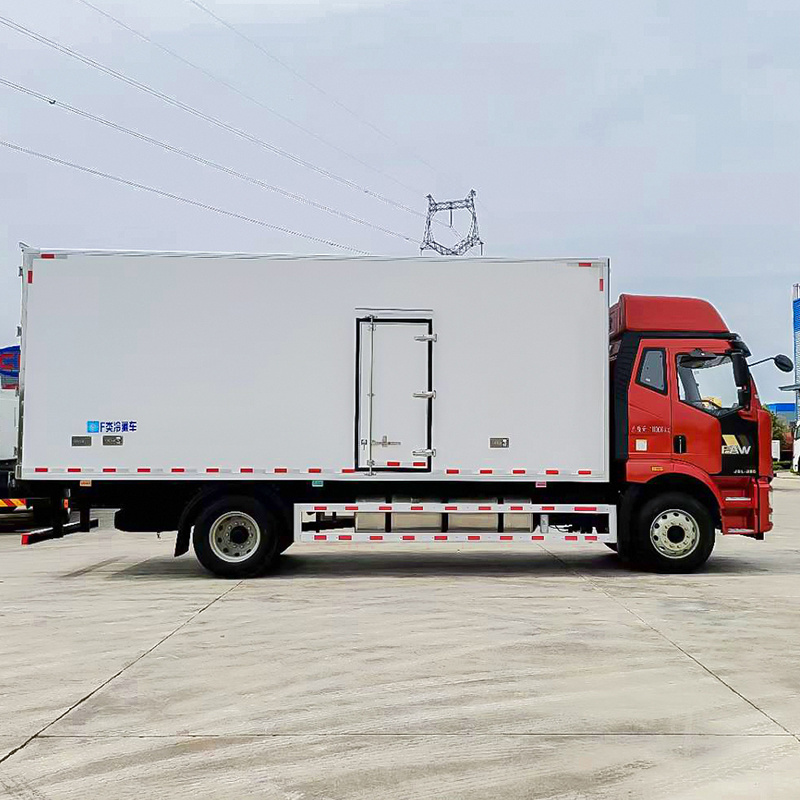 FAM 6X4 15TON refrigerated truck for vegetable transport live fish hooks refrigerated truck