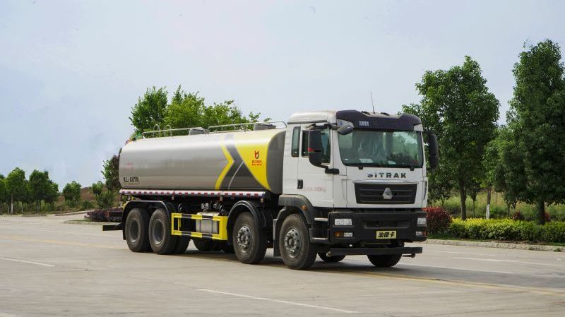 Sinotruk 6X4 HOWO 20000 Liters Fuel Oil Tank Truck Refueling Truck Water Tank Truck