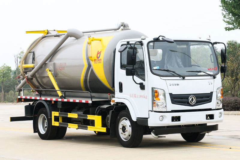 Factory Price 3000l 5000l 6000l Vacuum Suction Machine Truck Septic Tank Truck Sewage Suction Cleaning Truck For Dongfeng Isuzu