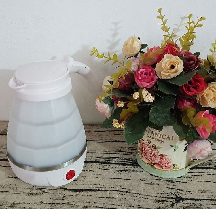 home using foldable electronic kettle made in China