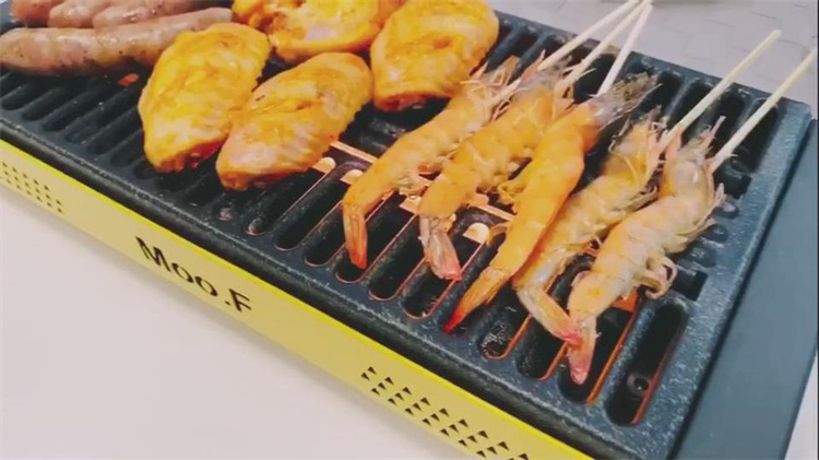 2023 hot gifts electric electric skewer grill for home use