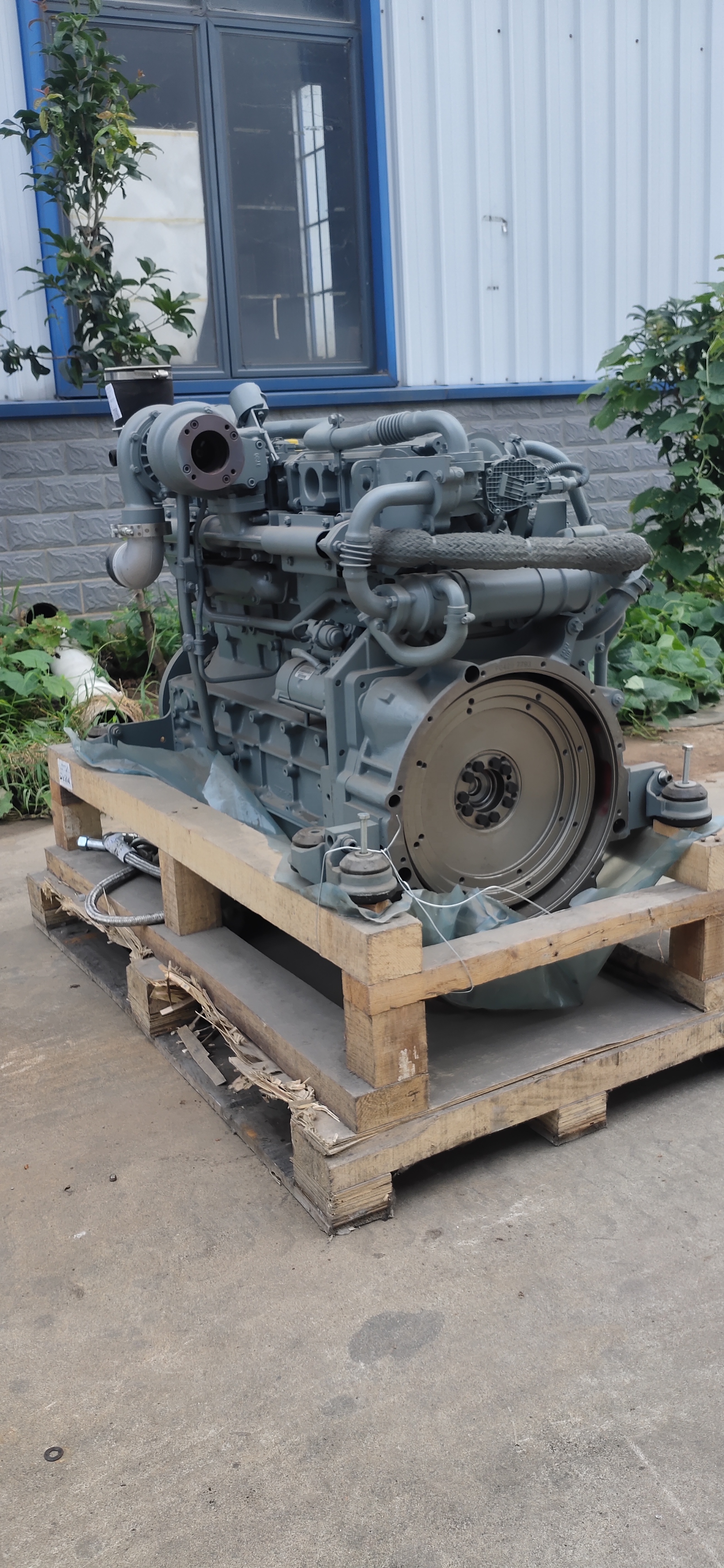 New Arrival 6 Cylinder 183KW 2000RPM Deutz Turbocharged Diesel Machinery Engine BF6M1013FC for sale