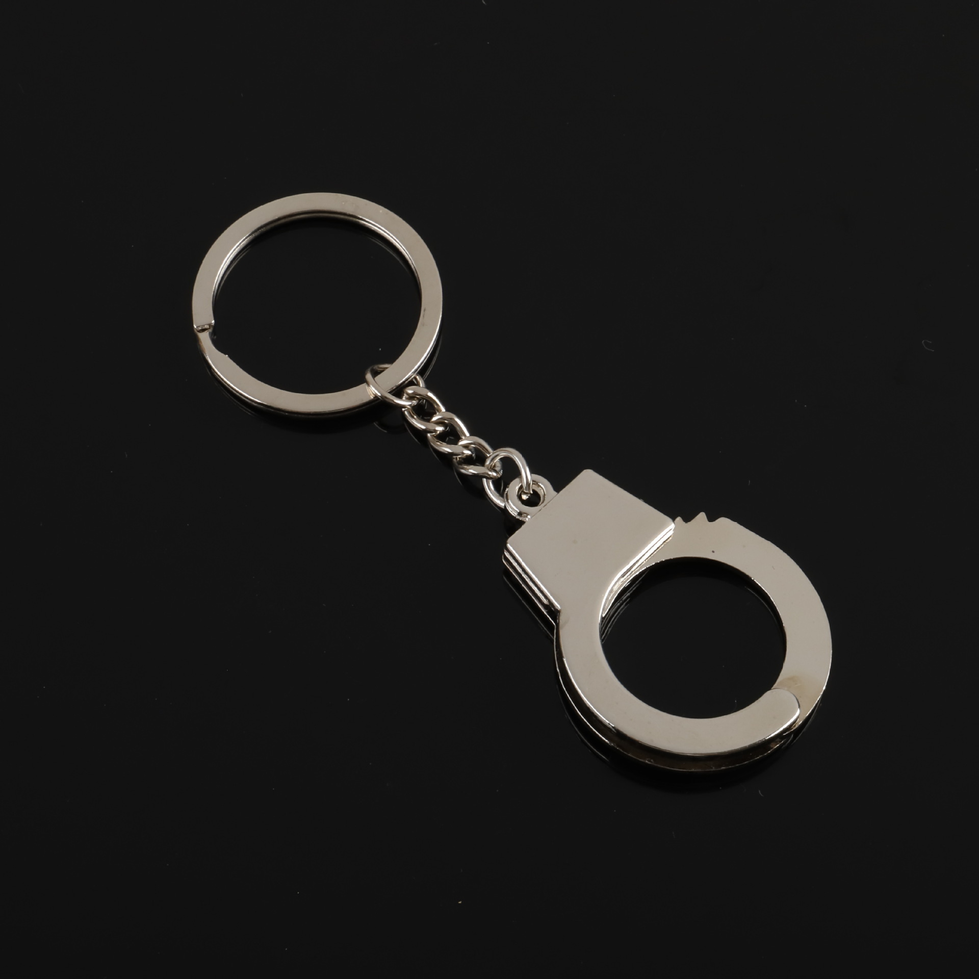 Creative Gift Thumb Toy Metal Bag charm Pendant Zinc Alloy Leisure Entertainment Mini Simulation Handcuffs Metal Key chains Toys