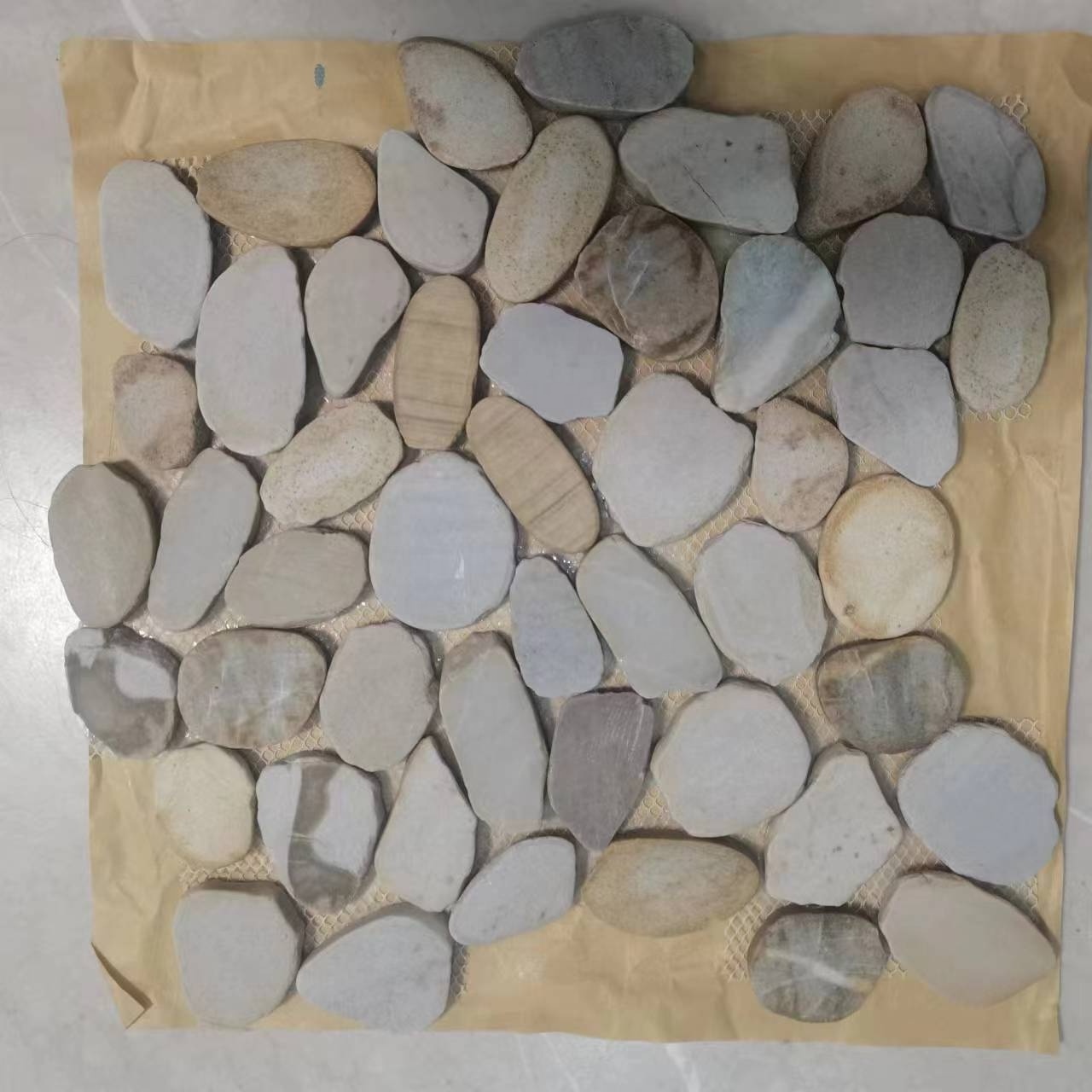 Top Quality Matt Smooth flat River Rock Pebble Mesh Mosaic Tile On Sale