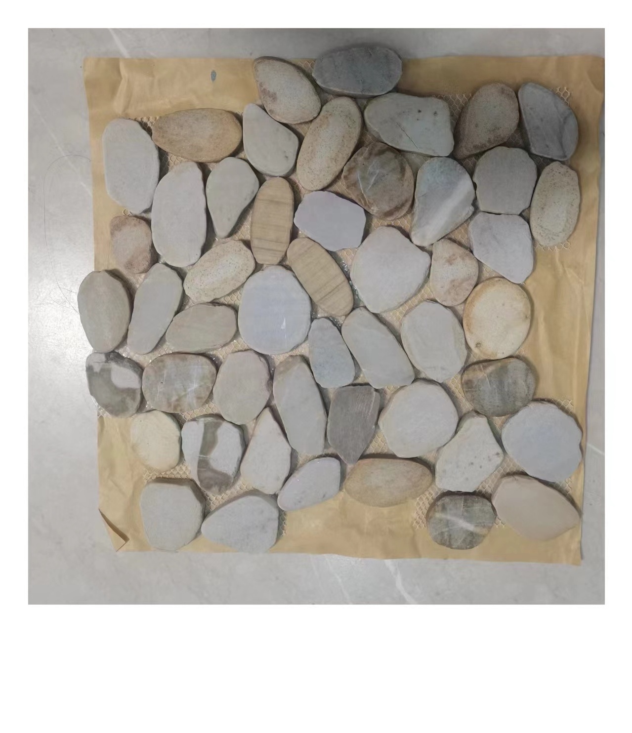 Top Quality Matt Smooth flat River Rock Pebble Mesh Mosaic Tile On Sale