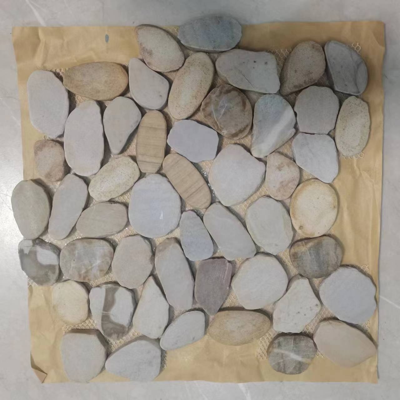 Top Quality Matt Smooth flat River Rock Pebble Mesh Mosaic Tile On Sale