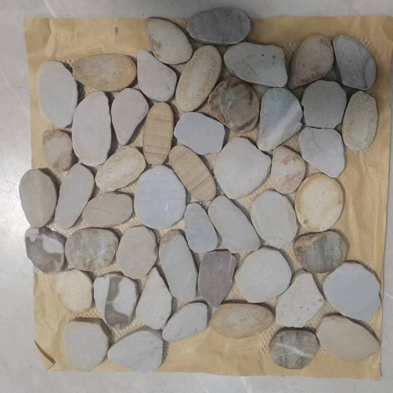 Top Quality Matt Smooth flat River Rock Pebble Mesh Mosaic Tile On Sale