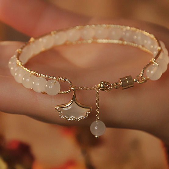 Imitation Natural White Jade Beads Bracelet for Women Round Ginkgo Leaf Pendant Handmade Beaded Crystal Bracelet For Women