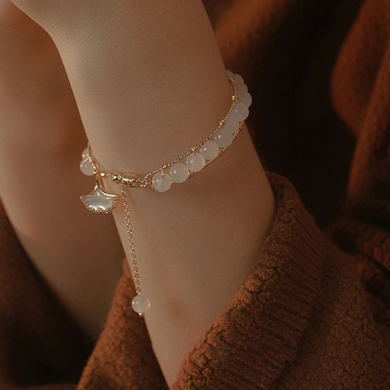 Imitation Natural White Jade Beads Bracelet for Women Round Ginkgo Leaf Pendant Handmade Beaded Crystal Bracelet For Women