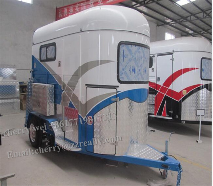 2023 3/4 horse trailer fiberglass roof horse trailer horse trailer front window curved