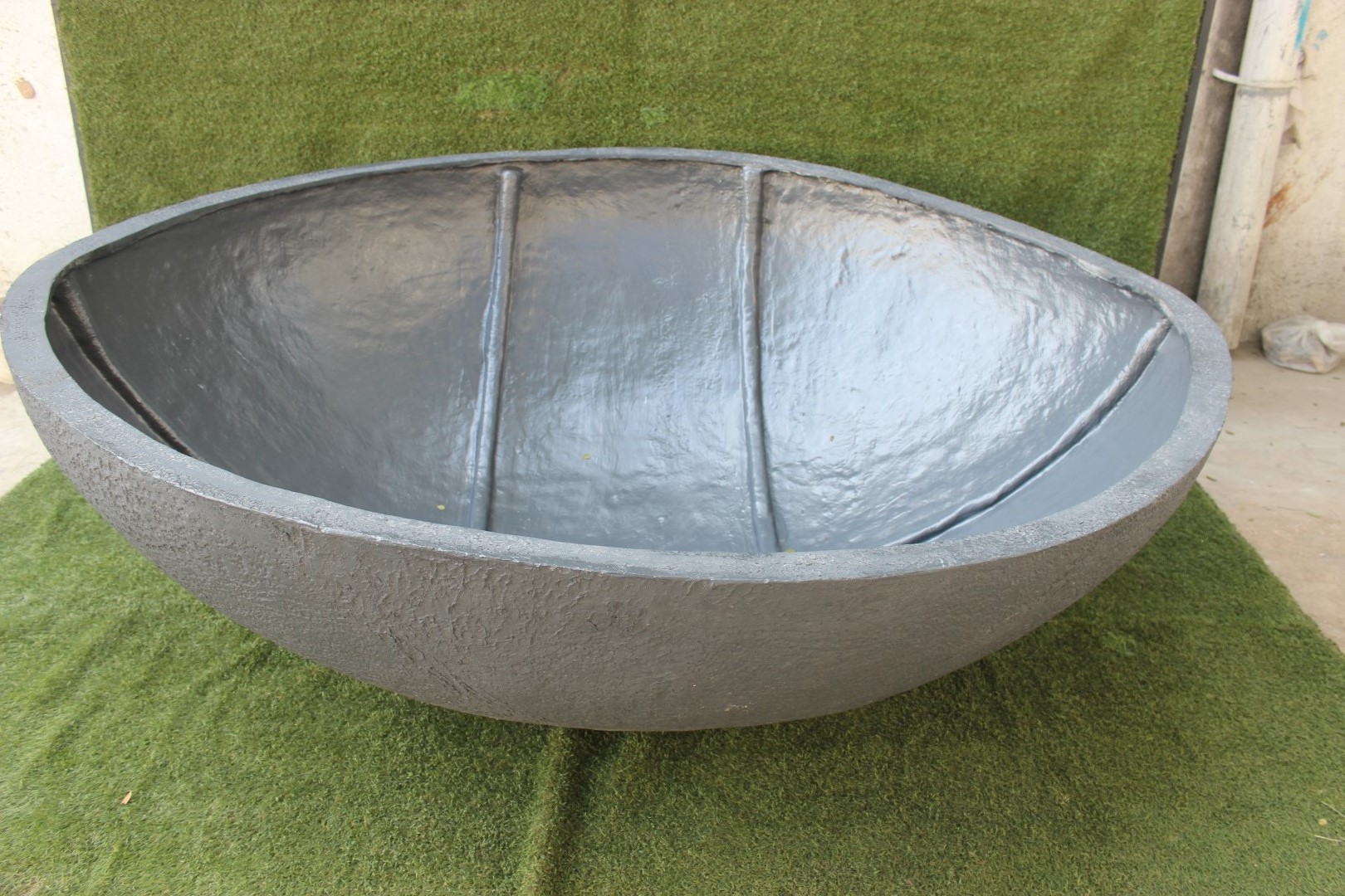 100% Export Quality Oval Shape Stone Finished Pond with Fiber Glass Made Oval Shape Stone For Sale By Indian Exporters