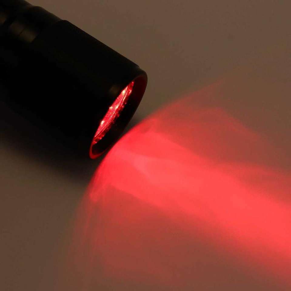 670nm 9LED Deep Red Light Flashlight Against Deteriorating Eyesight Red Torch