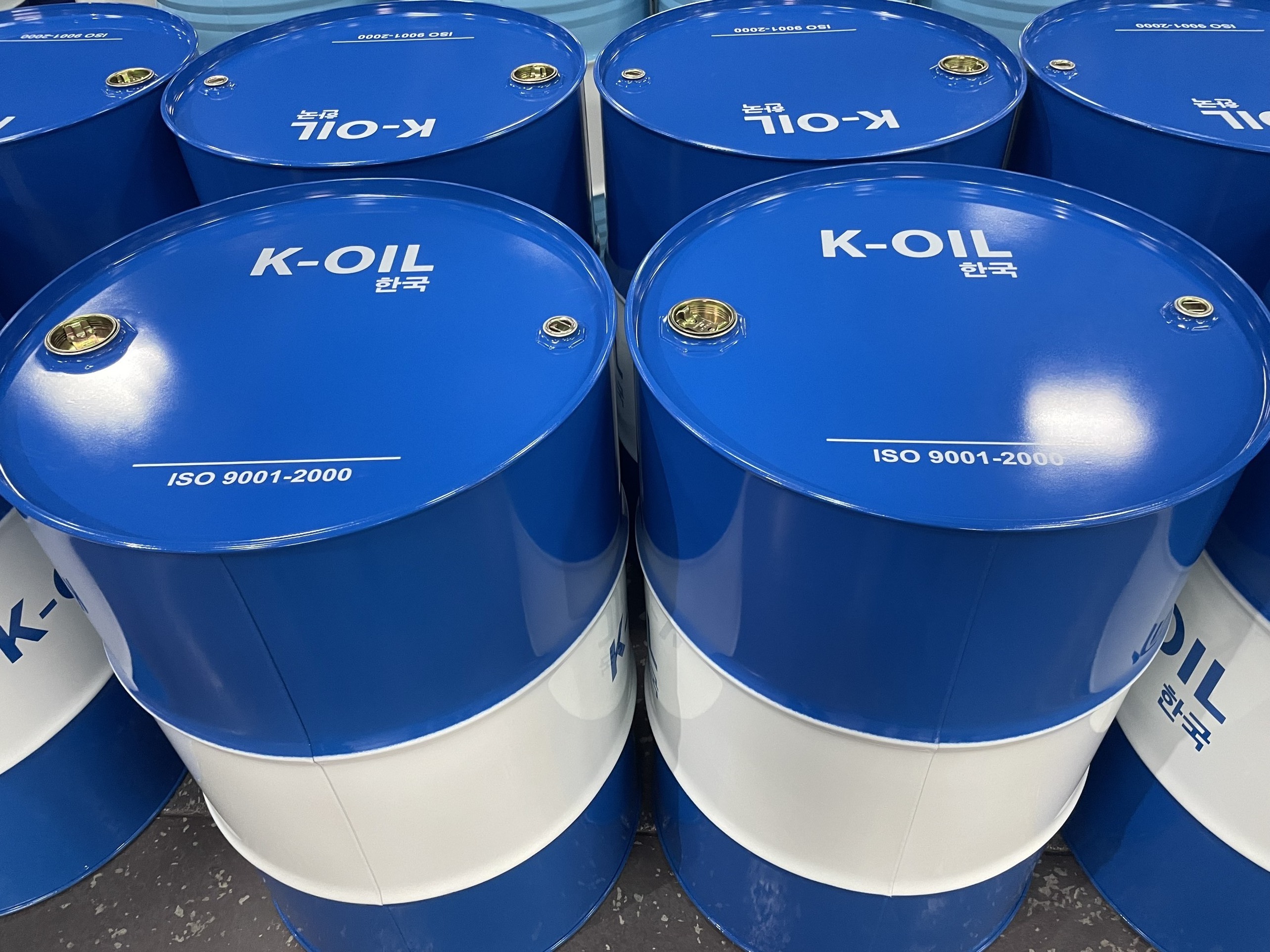 From Vietnam K-Oil Hydraulic Series industrial lubricant AW 46   excellent performance   oil best deal for factory equipment