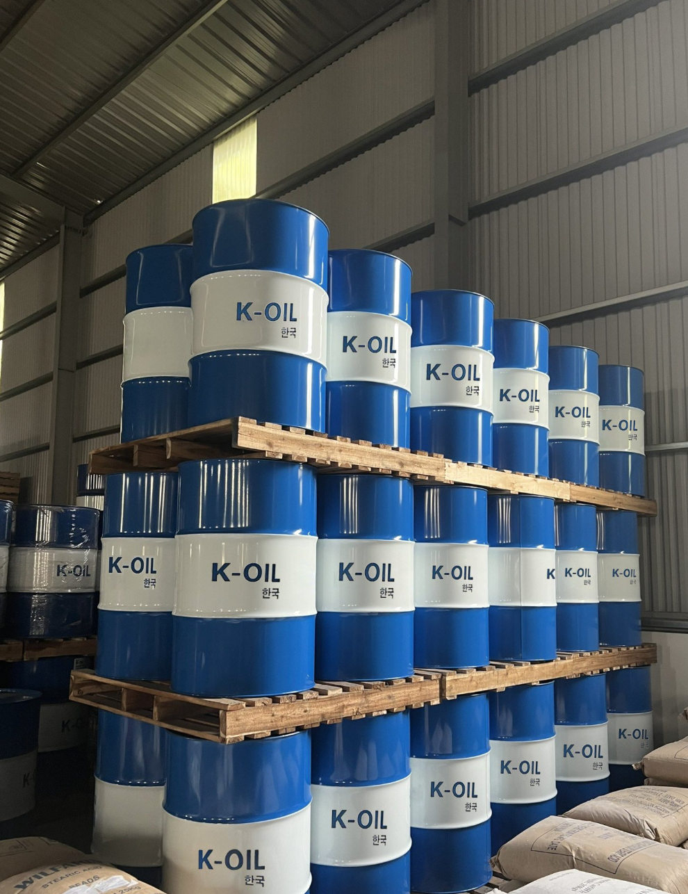 K-OIL HYDRAULIC AW smart additive best quality   outstanding anti wear   OIL good price for factory equipment made in Vietnam