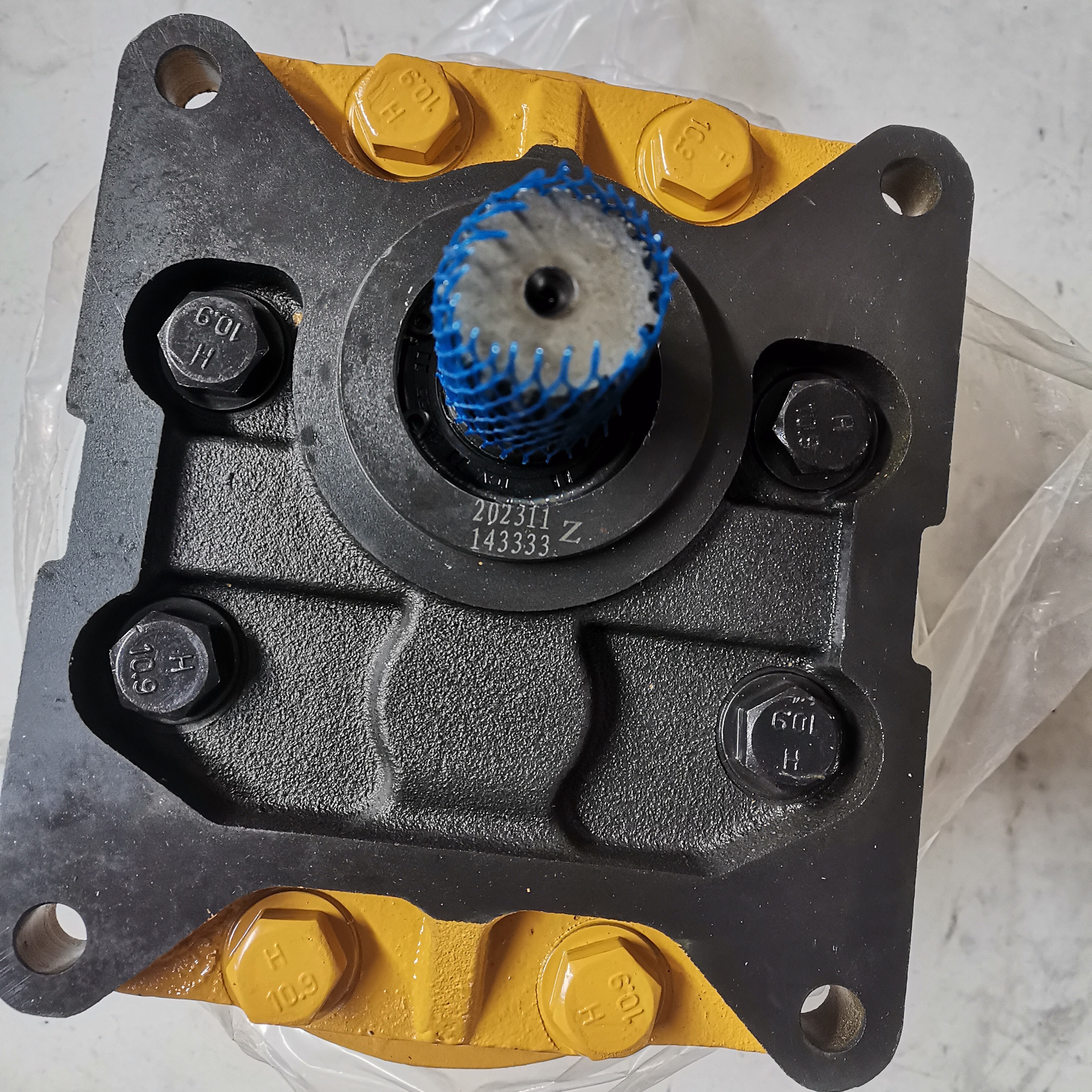 16Y-61-01000 Hydraulic Pump for shantui dozer SD16