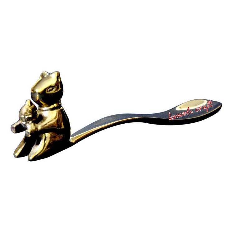 Squirrel design vintage theme brass shoe horn metal with logo engraved