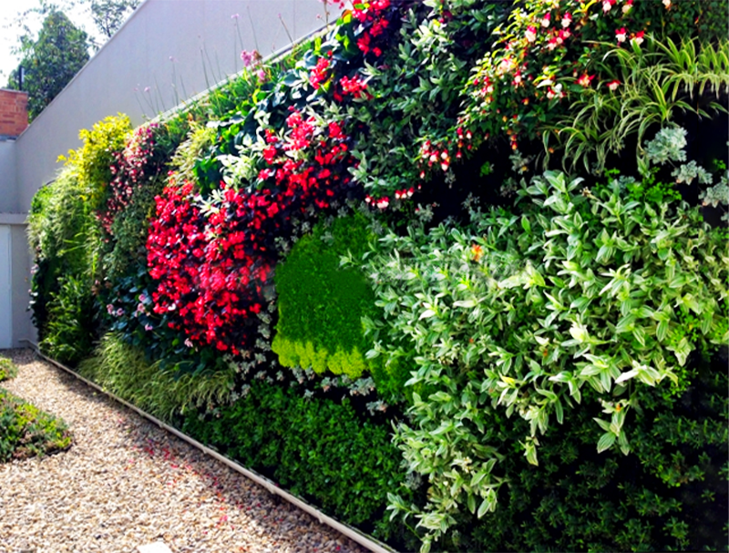 Factory Price Garden Supplies Fence UV-Resistant Vertical Faux Grass Wall Artificial boxwood hedge Artificial Plants Wall Decor