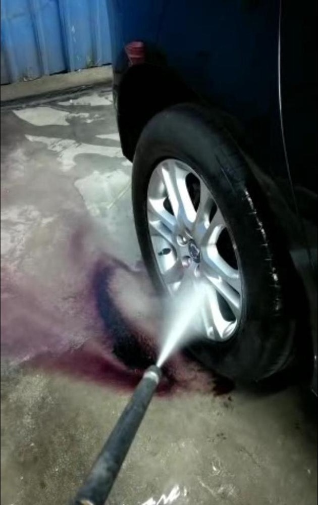 Car care detailing Wheel Cleaner & Iron Dust Decon.