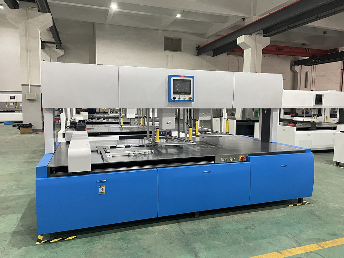 Fully Automatic Lead Edge Feeding Corrugated Paper Flat Bed Die-cutting Creasing Stripping Machine