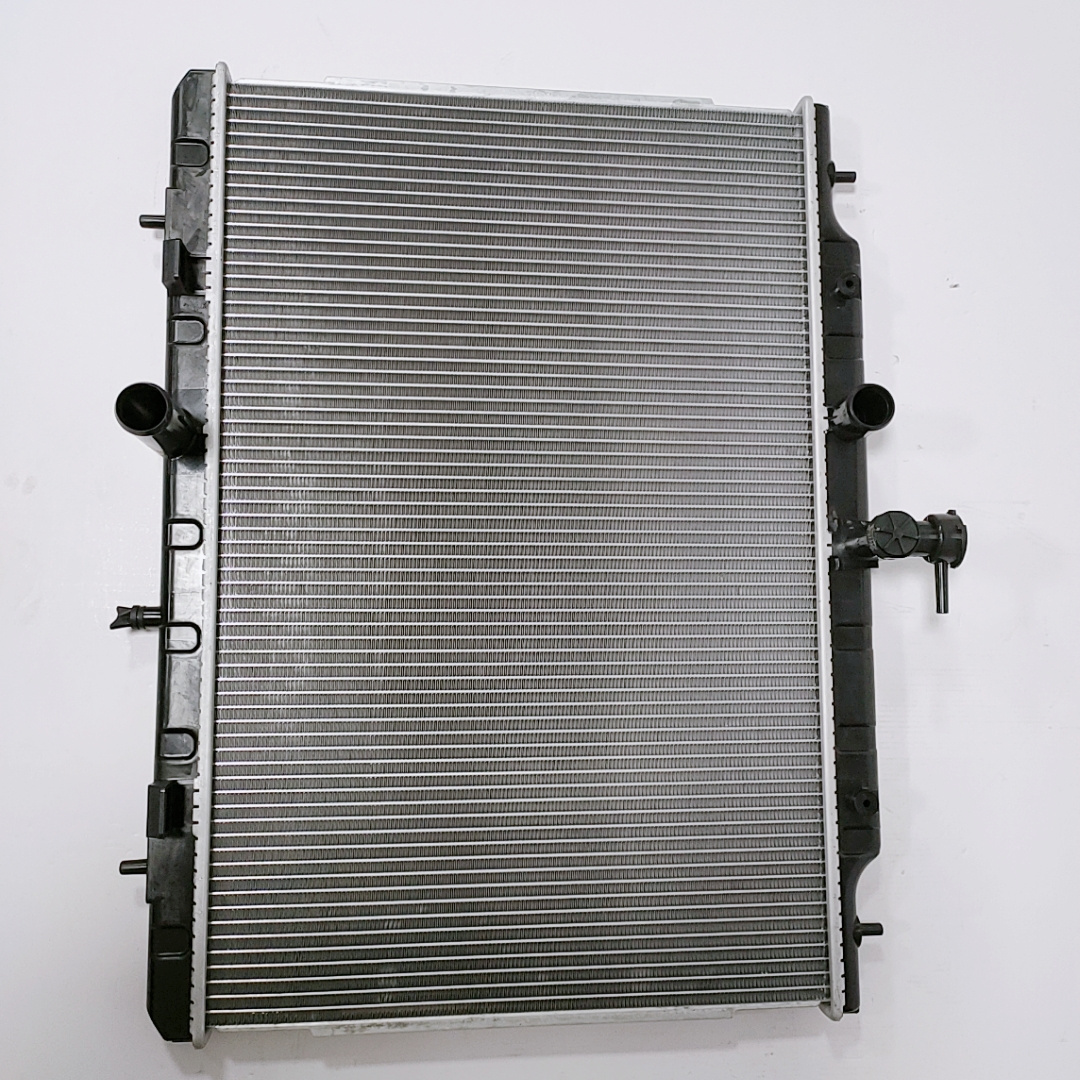 Suitable for Nissan X-Trail (T31) radiator 450*688*16mm aluminum-plastic water tank radiator