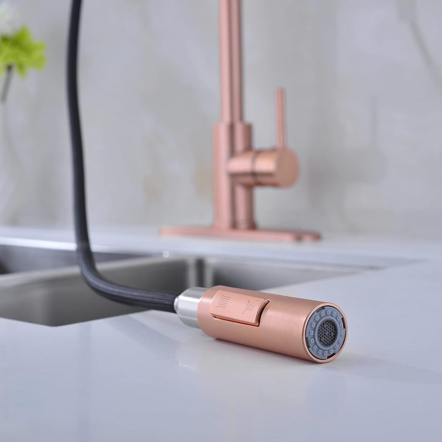 Retro color Copper Kitchen Faucet with Pull Oot Sprayer, Red Copper tap hot and cold