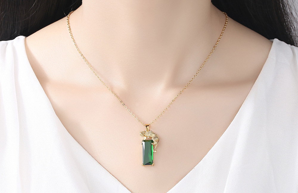 Little Bear Crown Blue Ocean Heart Leopard Animal Emerald Stone Pendant Gold Necklace For Men Women