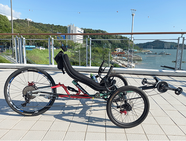 Recumbent a bicycle made in korea three-wheeled travel bicycle