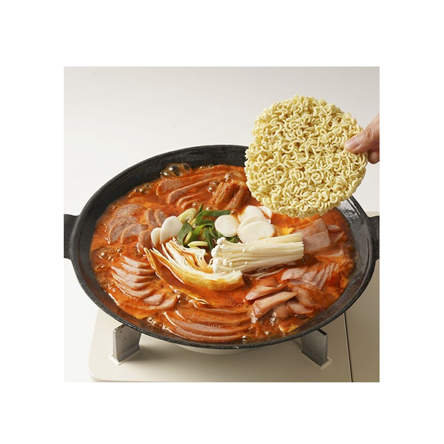 Korean instant noodles hot pot Chicken ham vegetables quality raw material food stew Budae Jjigae (824g)