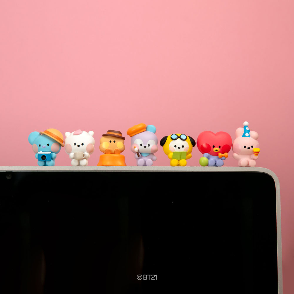 NEW BT21 UNIVERSTAR Monitor Figure Delivery from Korea on the fastest way Best Price and Good Product