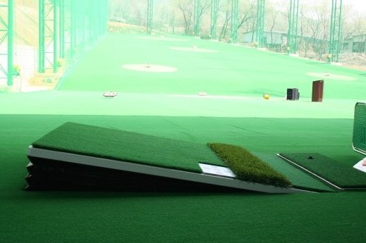 Swing Dr.I-R , Offer slopes, Tilting Moving Plate  in Golf Simulator and Driving Range