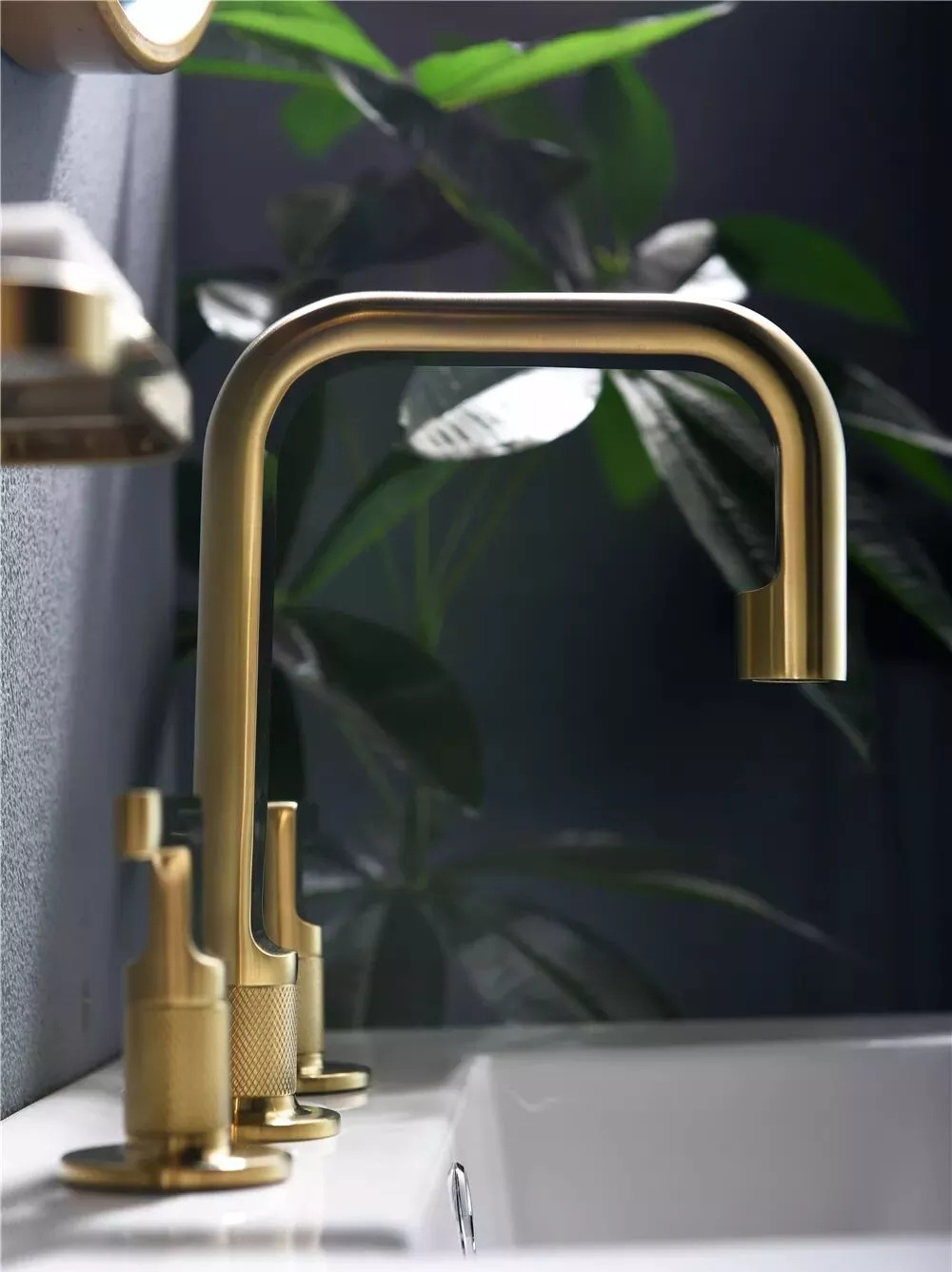 8 Inch Brass Bathroom Sink Faucet 3 Hole Widespread Faucet Brushed Gold 2 Handle Wash Basin Faucet