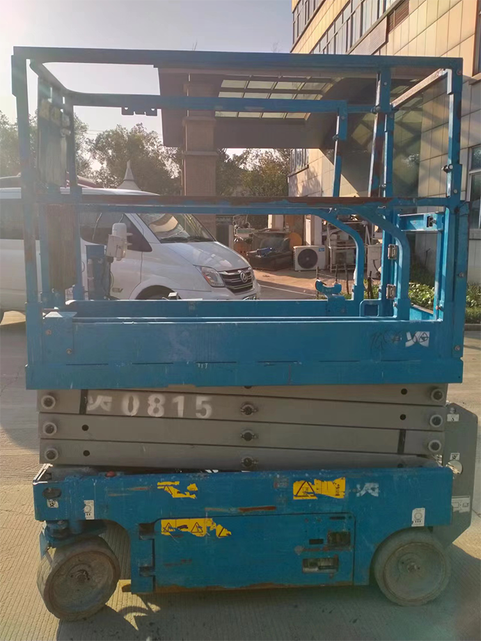 Cost-Effective Aerial Lift Work Platform 5.6m Used Genie Mobile Electric Scissor Lifts For Sale