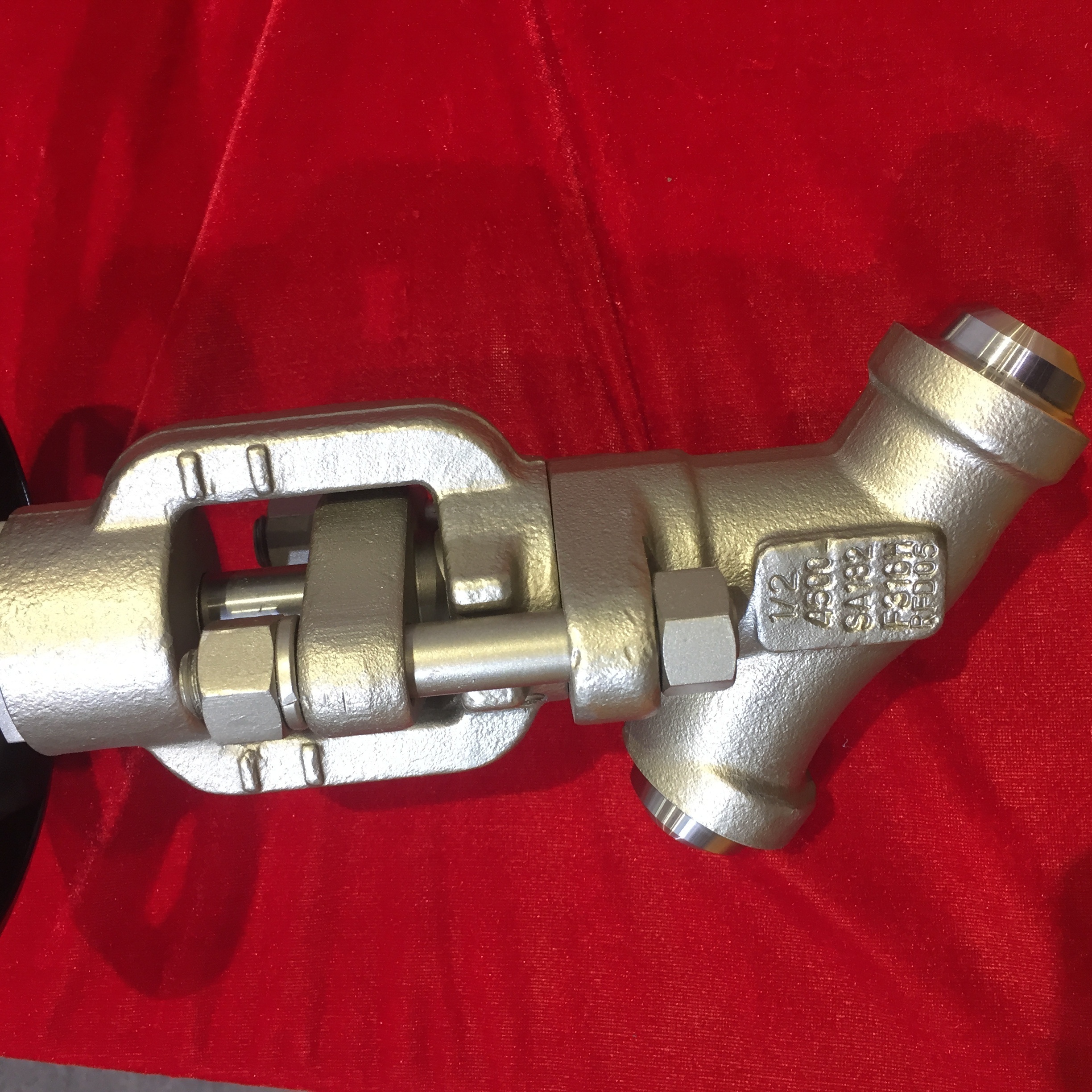 SW BW 1500lb-4500lb y forged steel globe valve