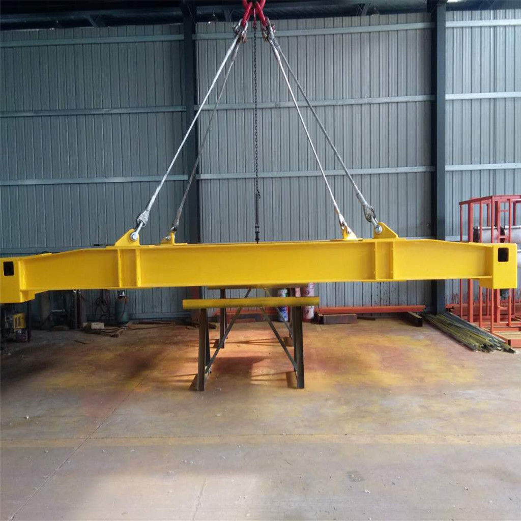 Container lifting spreader beam