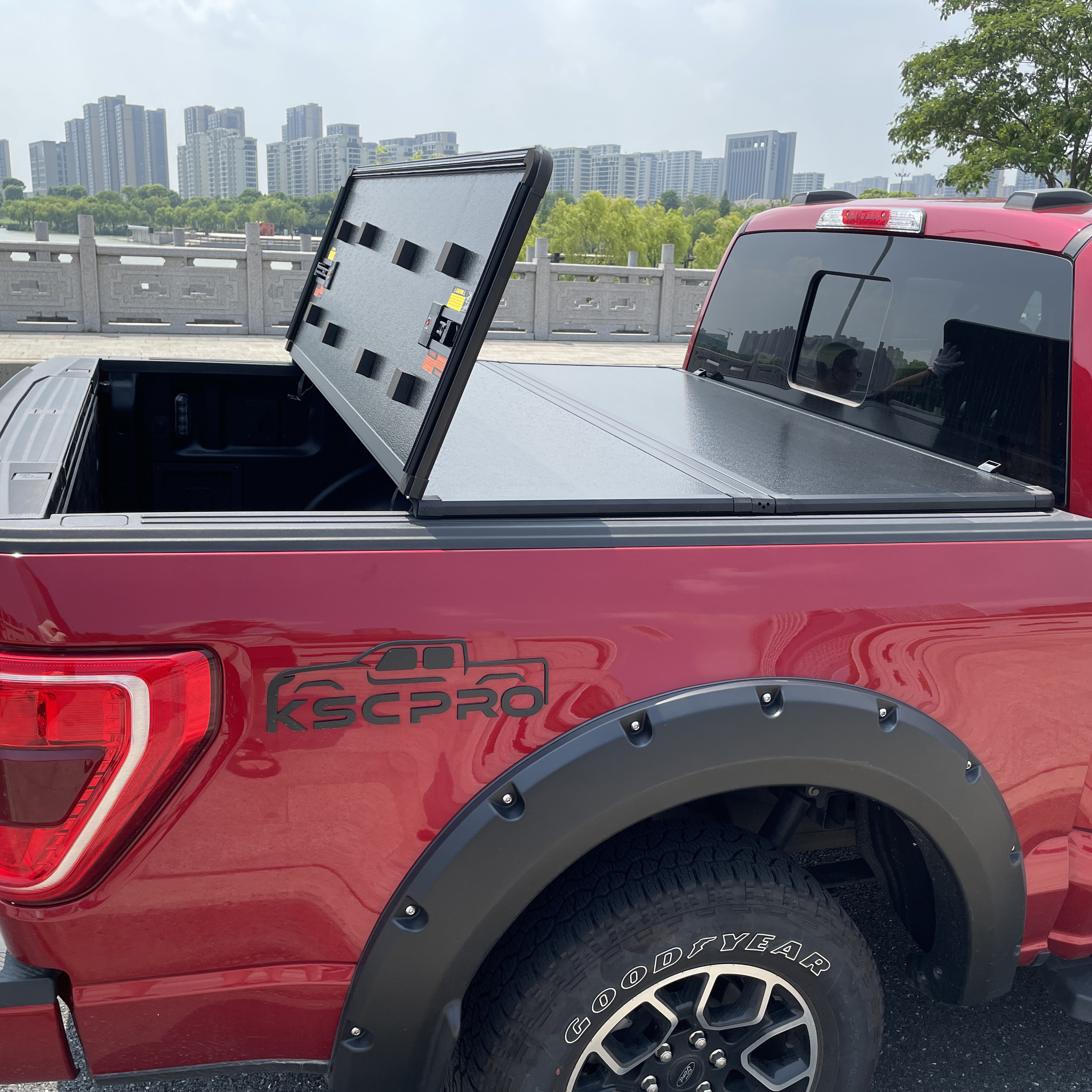 KSCPRO Top Selling Hard Tri-Fold Truck Bed Pickup Tonneau Cover for 2004-2014 Chevy Colorado/GMC Canyon 6' Bed