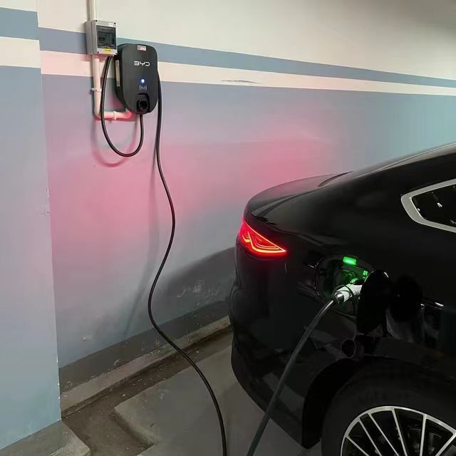 Hot Selling BYD 7kw Wall-Mounted Electric Vehicle Charging Station 32A BYD EV Charger