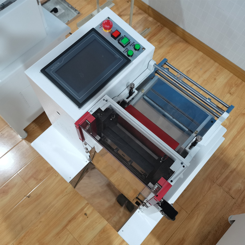 Chinese automatic medical gauze roller cutting machine