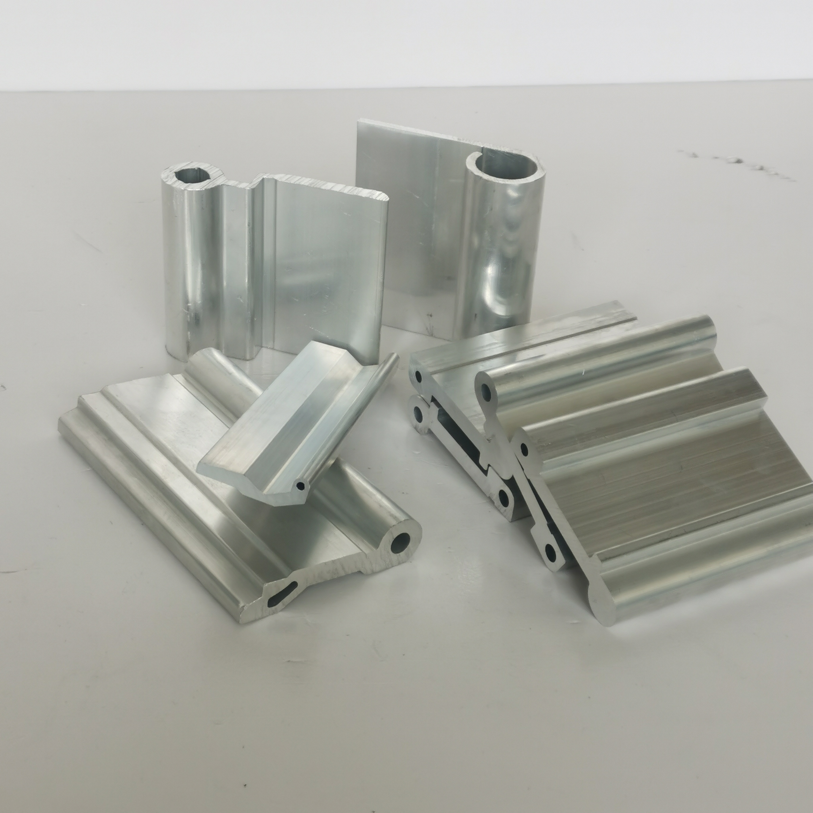 Extruded Aluminum alloy profile 6061 6063 6005 aluminum hollow profiles customized mould CNC aluminium profile