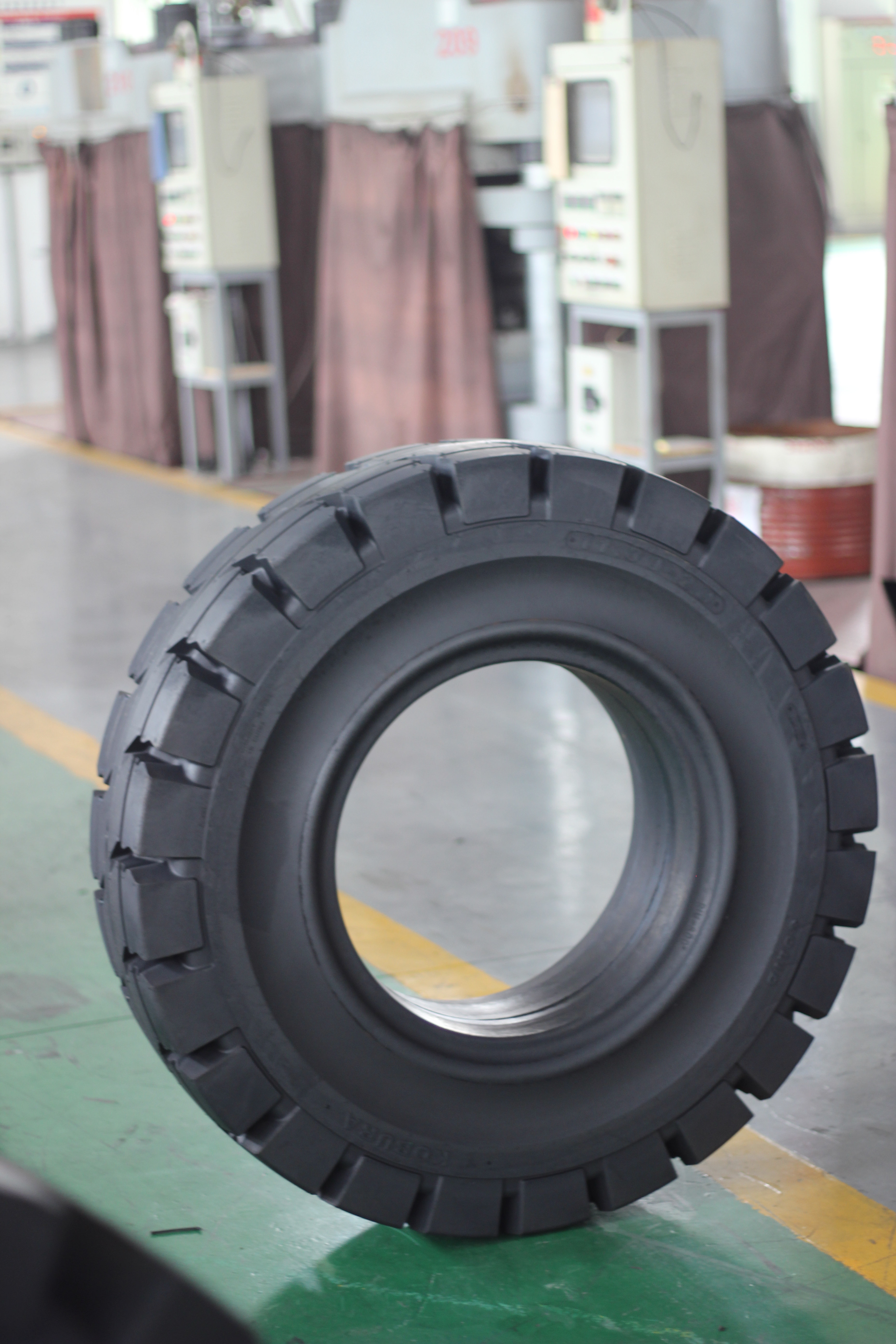 Heavy Duty Forklift Truck Solid Tire Trailer Industrial Rubber Non Pneumatic Tyre